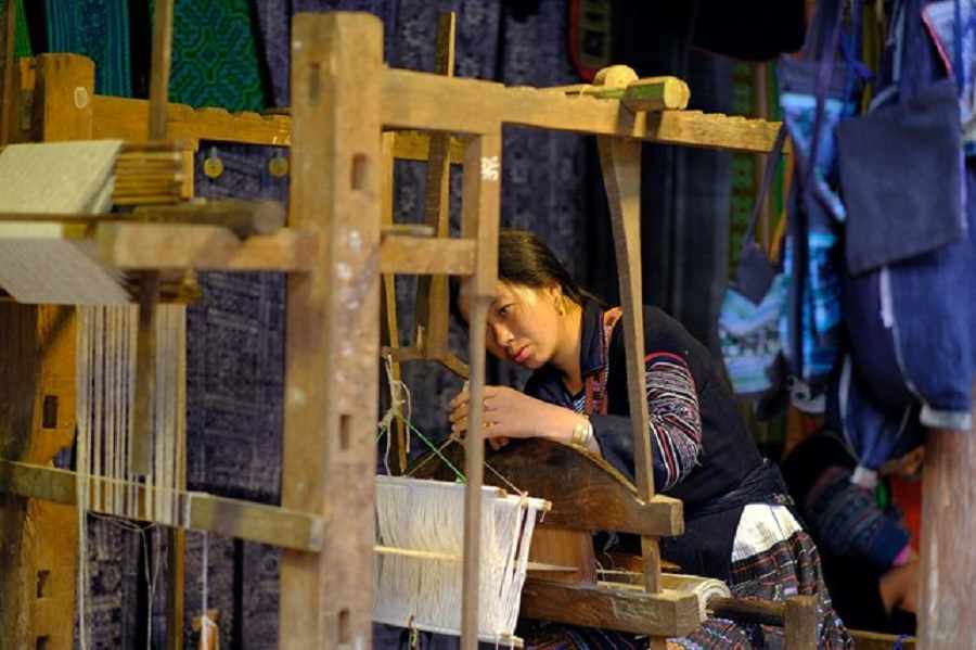 Khám phá nghề dệt thổ cẩm truyền thống tại Tả Phìn